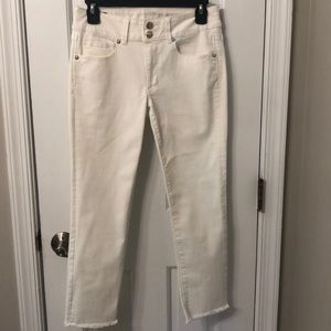 American Eagle White Jeans